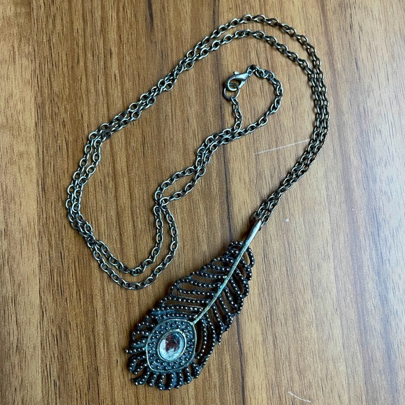 🦚 Silver Peacock Feather Statement Necklace 🦚 - Picture 1 of 4